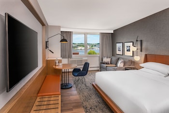 Deluxe Room, 1 King Bed