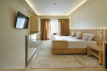 King Bed Super Duplex Suite