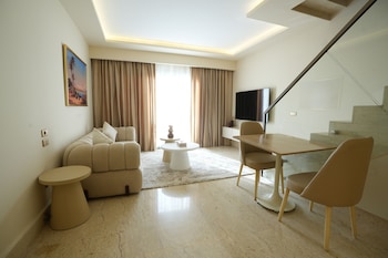 King Bed Super Duplex Suite