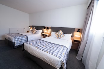 Standard Room, 2 Double Beds, Sea View (High Floor)