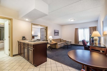 Studio Suite, 1 King Bed, Jetted Tub