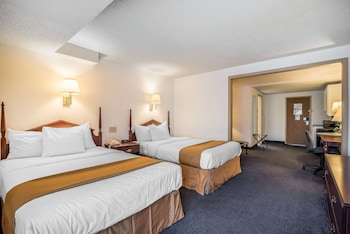 Suite, 2 Double Beds, Non Smoking
