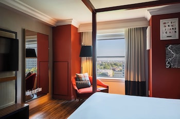 Room, 1 King Bed, Park View (Hearing Accessible)