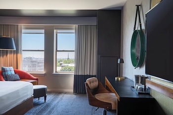 Room, 1 King Bed, Park View (Hearing Accessible)