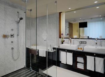 Signature Suite, 2 Bedrooms, Balcony