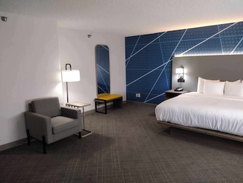 Suite, 1 King Bed, Non Smoking