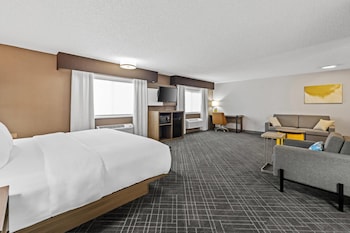Suite, 1 King Bed, Non Smoking