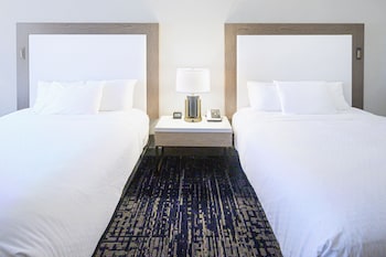 Traditional Room, 2 Queen Beds (Hearing Accessible)