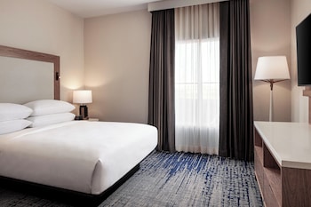 Traditional Room, 1 Queen Bed (Mobility Accessible, Roll-In Shower)