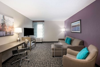 Suite, 1 King Bed, Non Smoking