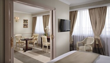 Junior Suite (The Level Lounge Acces)