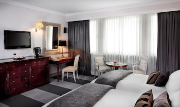 Premium Room (The Level Lounge Acces)