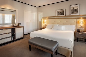 Supreme Room