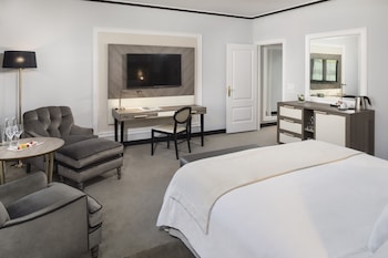 Supreme Room