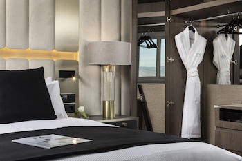 Premium Room (The Level Lounge Acces)