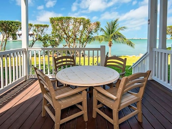 2 Bedroom Villa - Queen/Twins