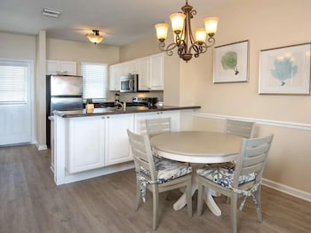 2 Bedroom Villa - Queen/Twins