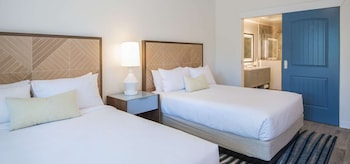 Resort Double Queen with Sleeper