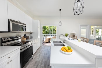 3 Bedroom Premium Home with Pool
