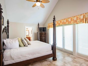 3 Bedroom Home with Pool