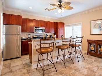 4 Bedroom Home with Pool