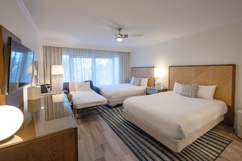 Resort Double Queen with Sleeper