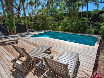 4 Bedroom Home with Pool
