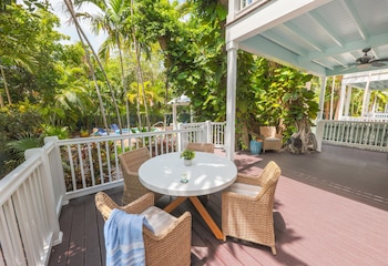 3 Bedroom Premium Home with Pool