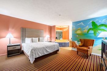 Suite, 1 King Bed, Smoking