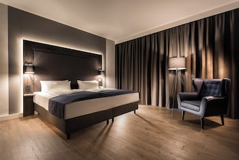 Standard Room, 1 Queen Bed