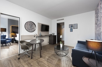 Suite, 1 Double Bed (Additional Living Area)