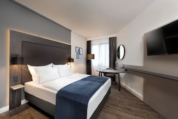 Standard Room, 1 Queen Bed