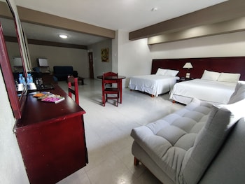Family Room, 1 Bedroom