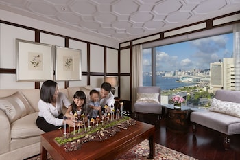 Oriental Suite, Suite