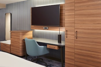 Room, 1 King Bed, Hearing Accessible (Accessible Bathtub)