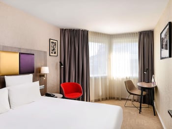 Basic Double Room, 1 Double Bed, Museum View