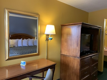 Room, 1 King Bed, Smoking, Microwave