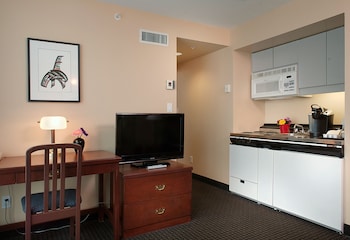 Deluxe Suite, 1 King Bed