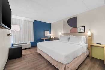 Room, 1 King Bed, Accessible (Mobility, Roll-In Shower)