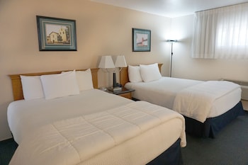Standard Room, 2 Queen Beds Upstairs (2 Queen Beds Nonsmoking)