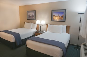 Standard Room, 2 Double Beds Upstairs (2 Double Beds Nonsmoking)