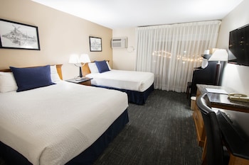 Standard Room, 2 Double Beds Upstairs (2 Double Beds Nonsmoking)