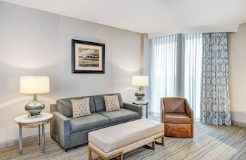 Premium Suite, 1 King Bed with Sofa bed