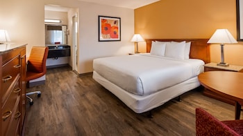 Standard Room, 1 King Bed, Non Smoking, Refrigerator & Microwave