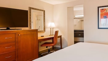 Standard Room, 1 Queen Bed, Accessible, Non Smoking