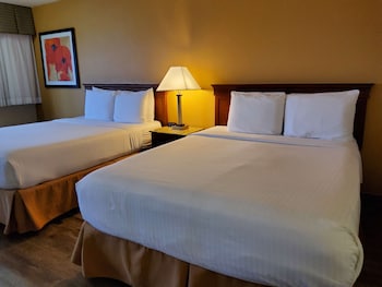 Standard Room, 2 Queen Beds, Non Smoking, Refrigerator & Microwave (Pet Friendly)