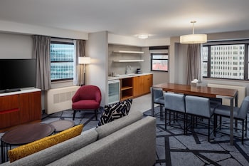 Suite, 1 King Bed, Non Smoking