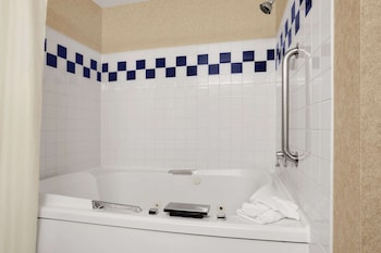 Studio Suite, 1 King Bed, Non Smoking