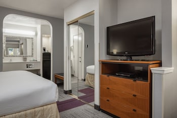 Deluxe Room, 1 King Bed with Sofa bed
