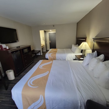 Standard Room, 2 Queen Beds, Non Smoking